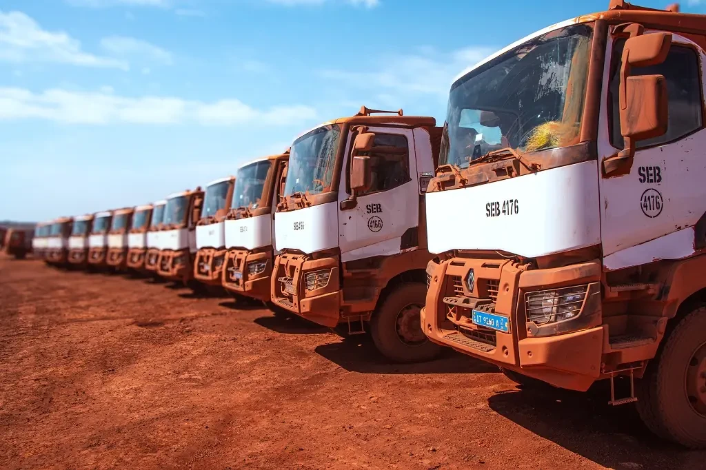 Испытания Африкой: как самосвалы Renault Trucks работают на рудниках Гвинеи